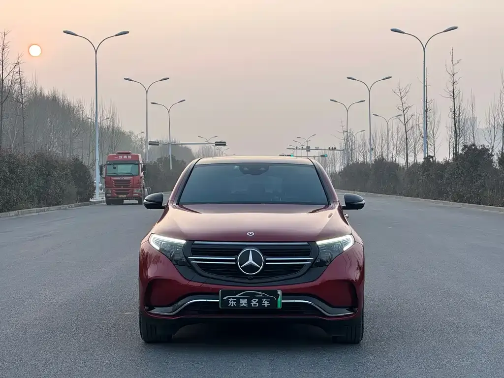 Mercedes-Benz EQC — фото 5