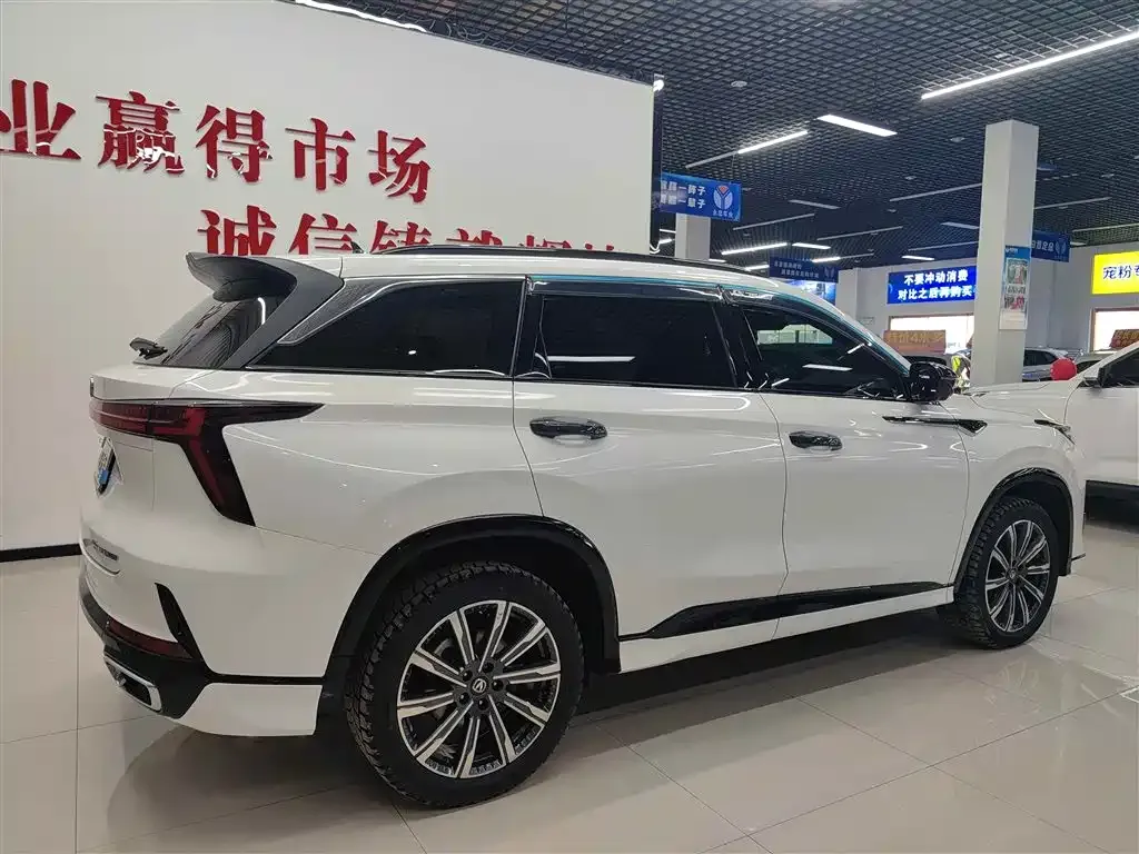 Changan CS75PLUS — фото 3