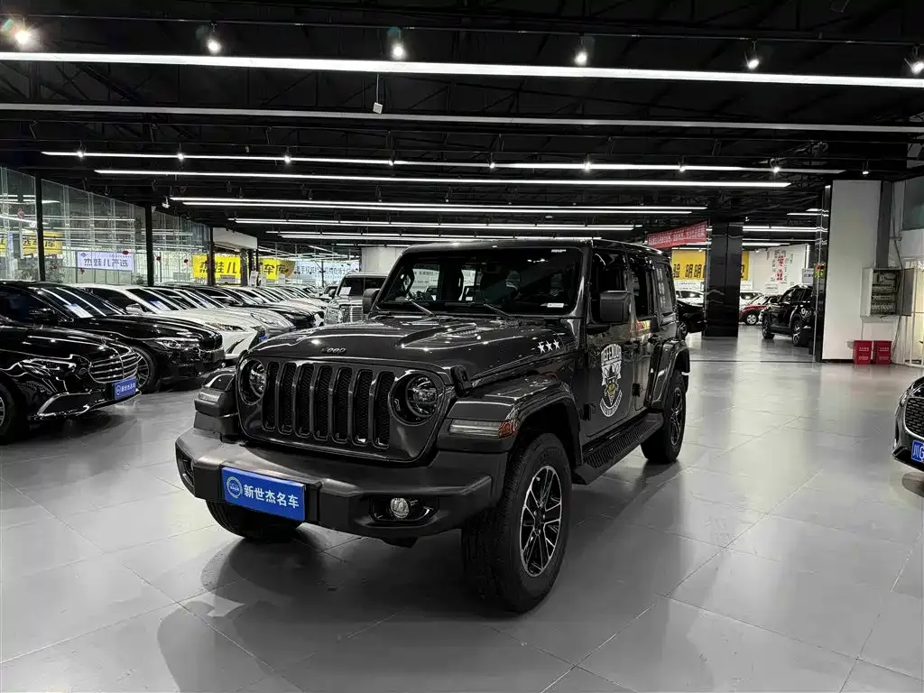 Jeep Wrangler — фото 1