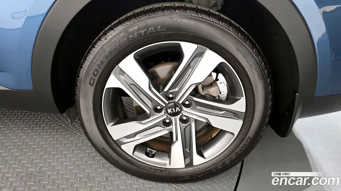 Kia Sorento — фото 8