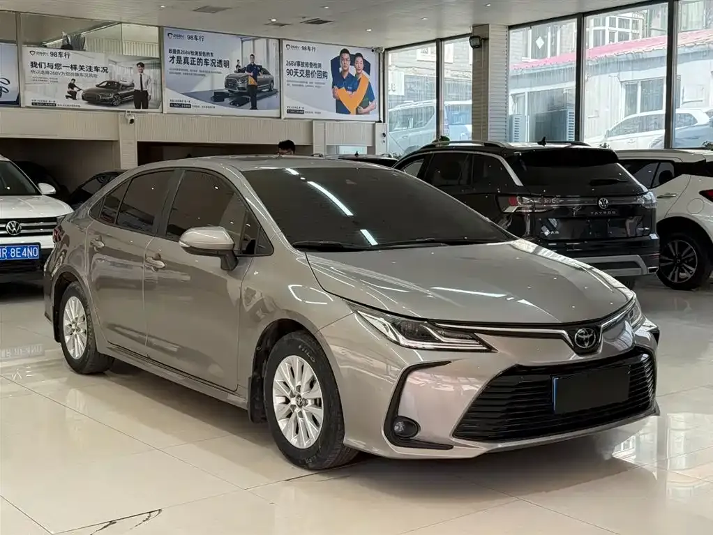 Toyota Corolla — фото 2