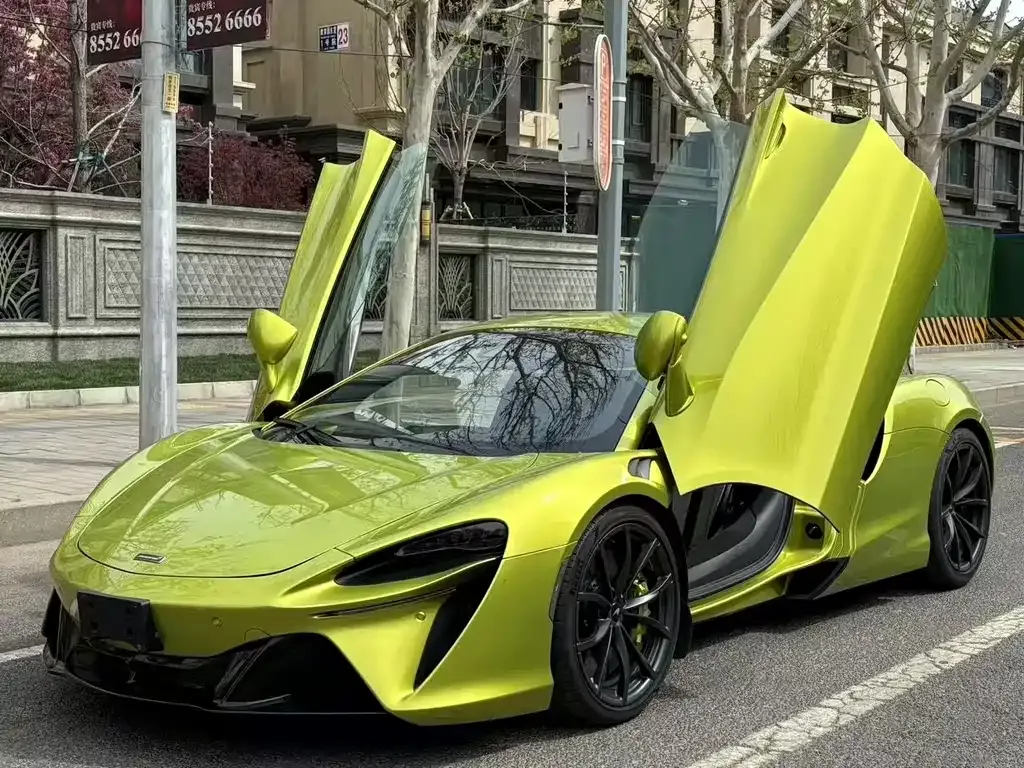 McLaren Artura — фото 1