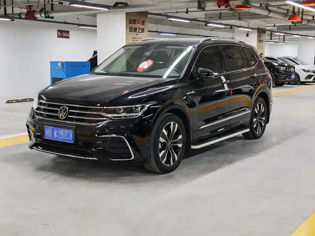 Volkswagen Tiguan L — фото 6