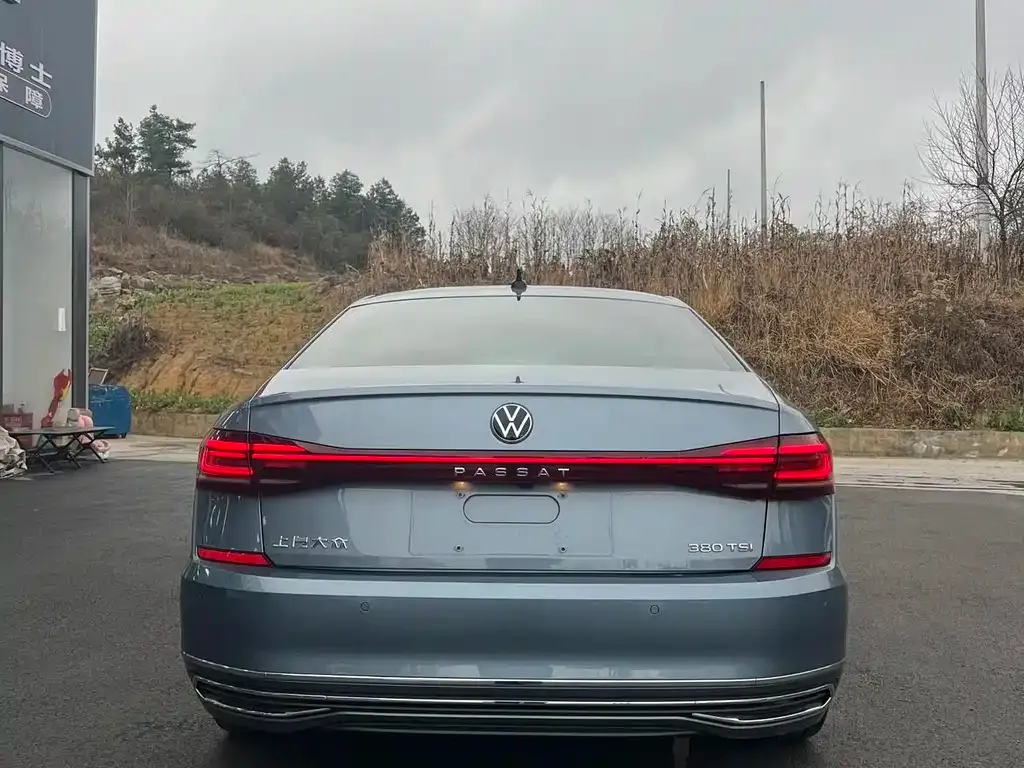 Volkswagen Passat — фото 10