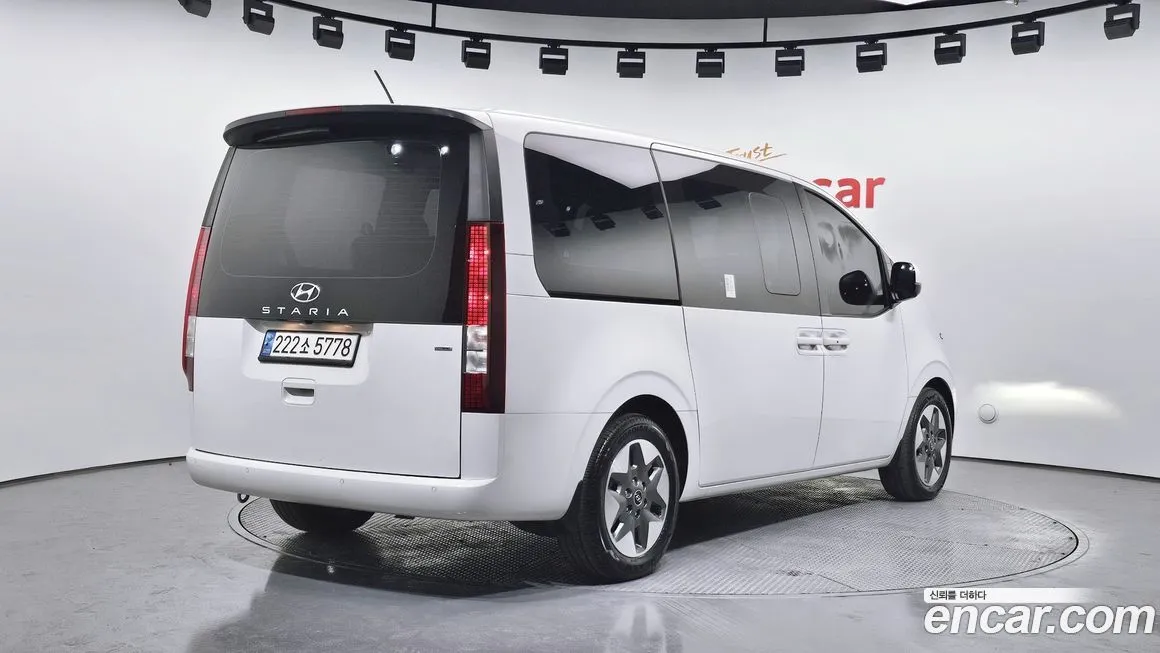 Hyundai Staria — фото 2
