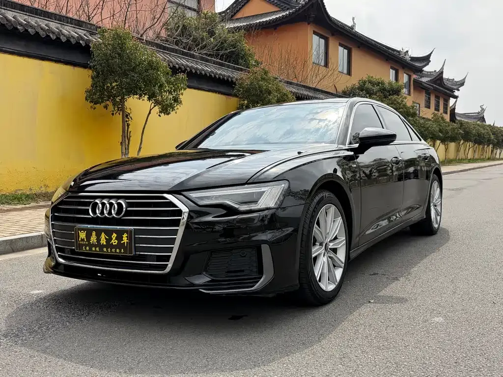 Audi A6L — фото 1