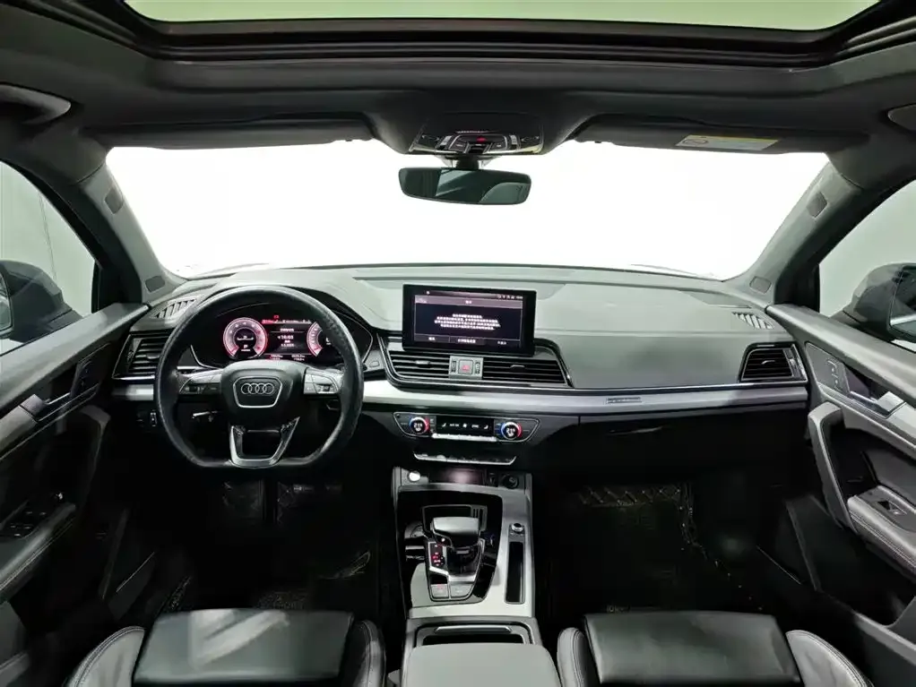 Audi Q5L Sportback — фото 6