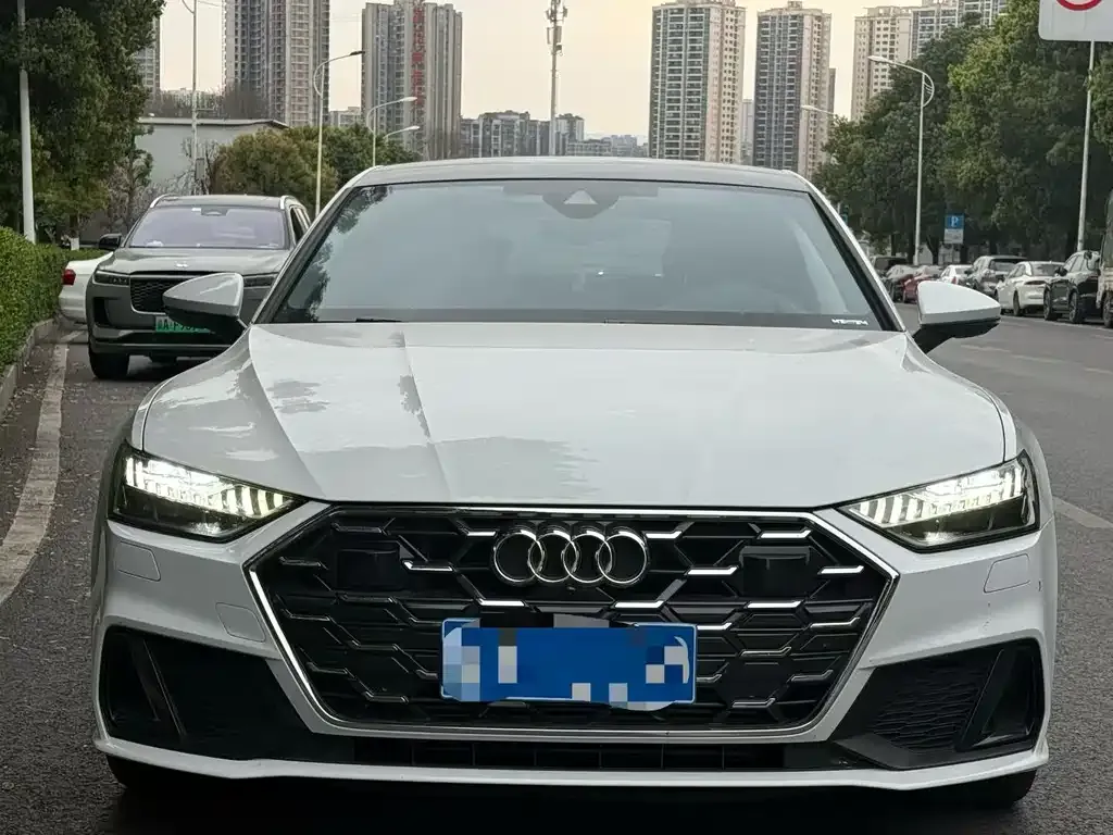 Audi A7 — фото 1