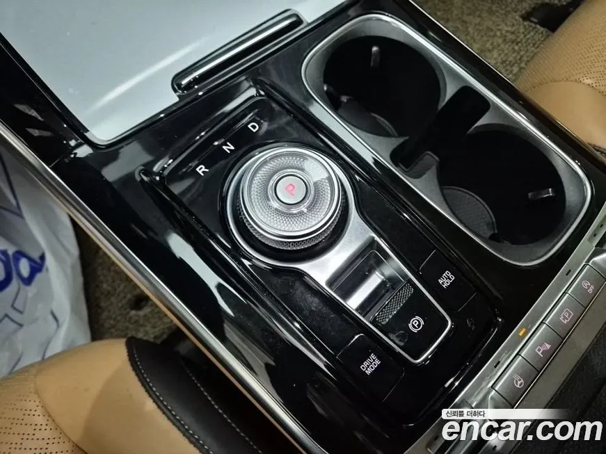 Kia Carnival — фото 10