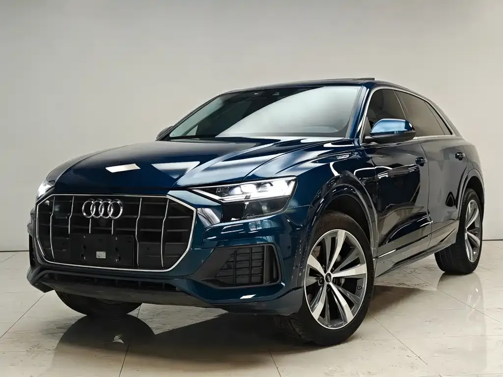 Audi Q8 — фото 1