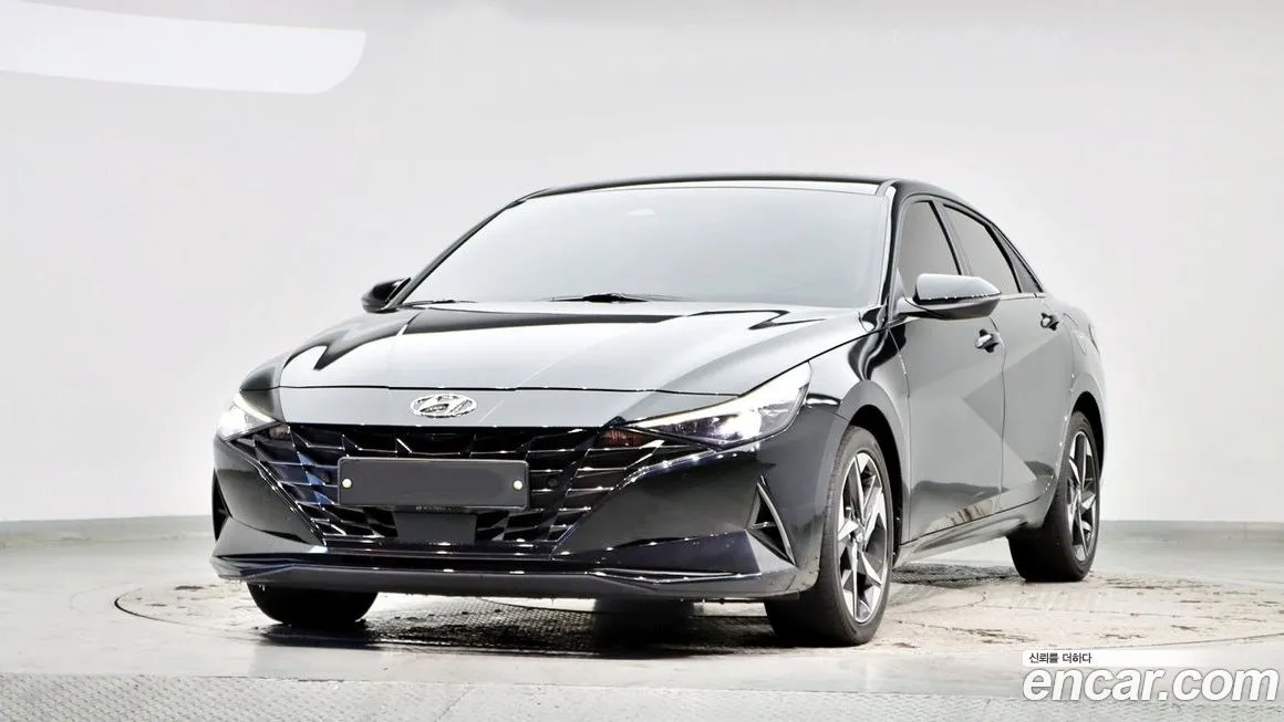 Hyundai AVANTE — фото 1