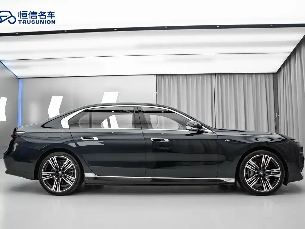 BMW i7 — фото 6