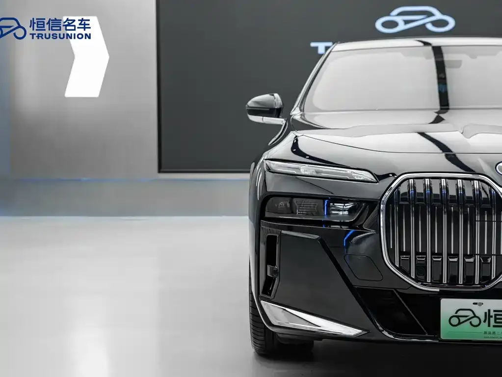 BMW i7 — фото 3