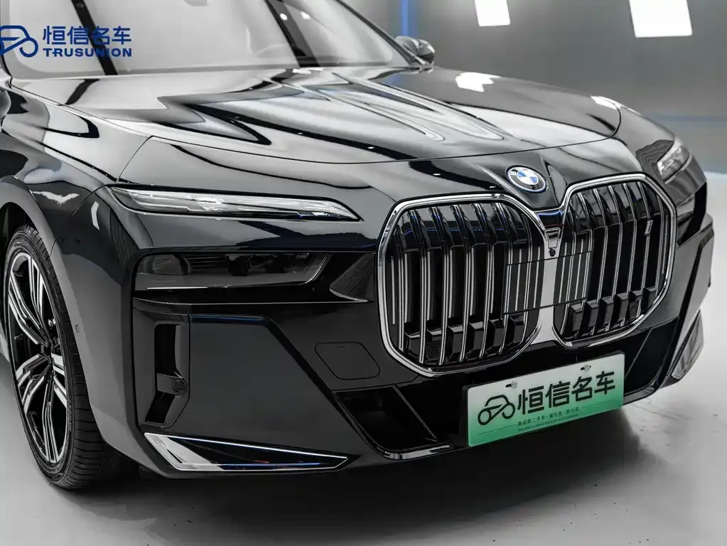 BMW i7 — фото 9