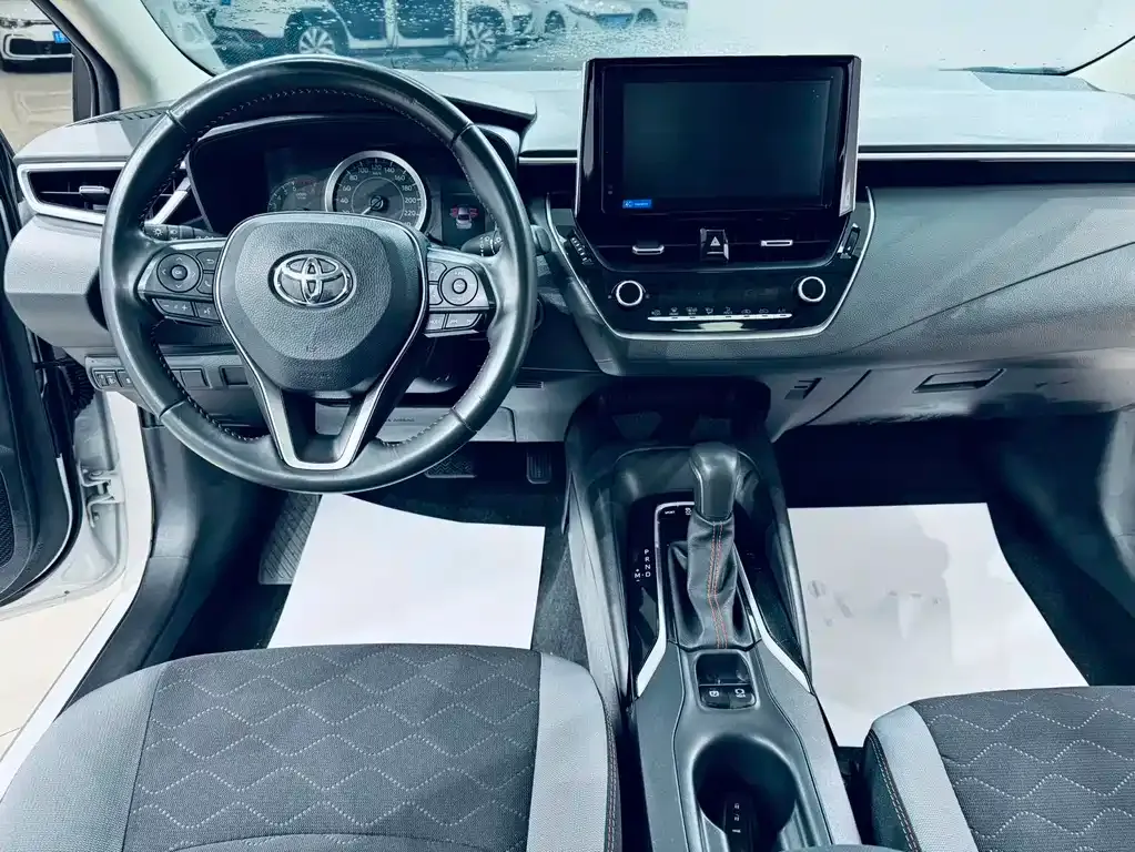 Toyota Corolla — фото 8