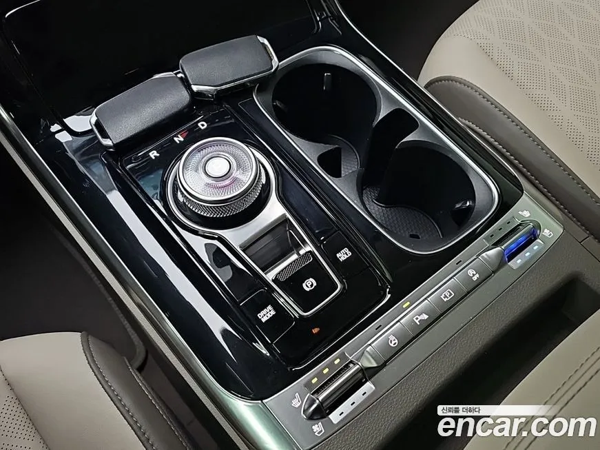 Kia Carnival — фото 10