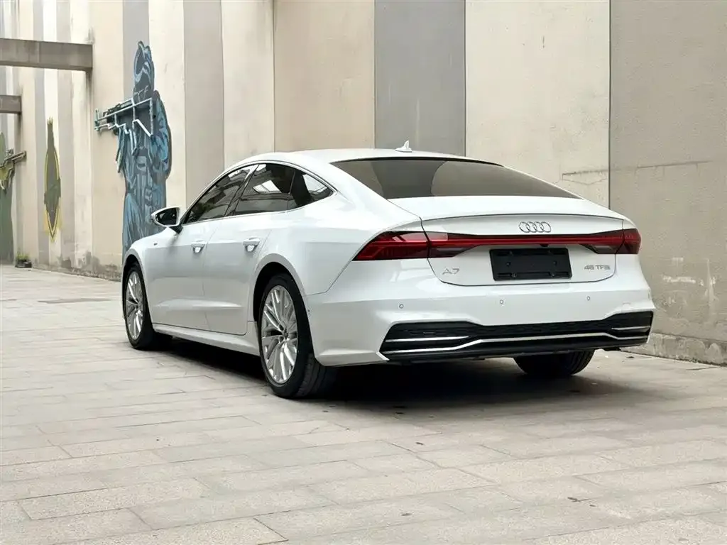 Audi A7 — фото 2