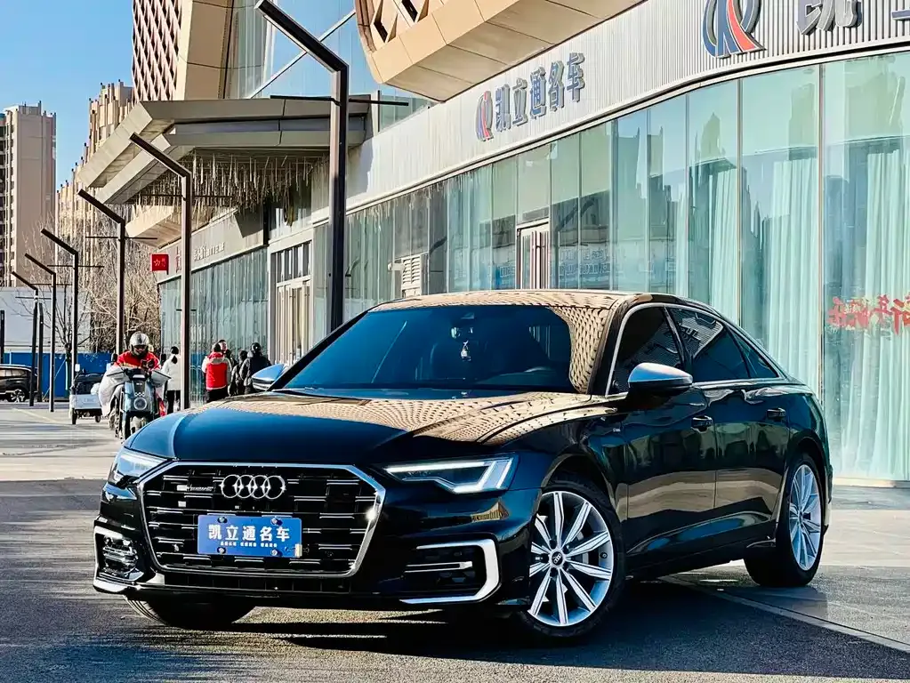 Audi A6L — фото 1
