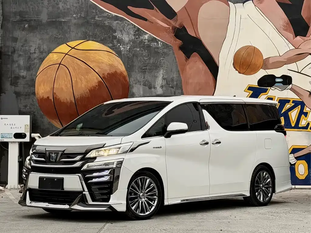 Toyota Vellfire — фото 1