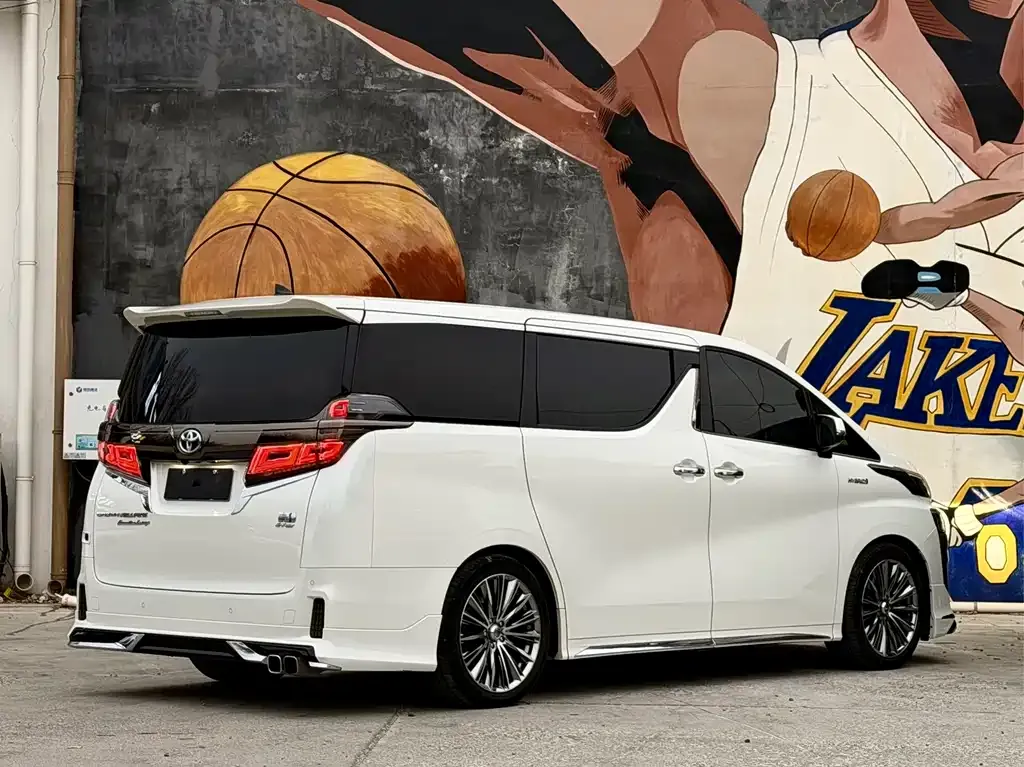 Toyota Vellfire — фото 4