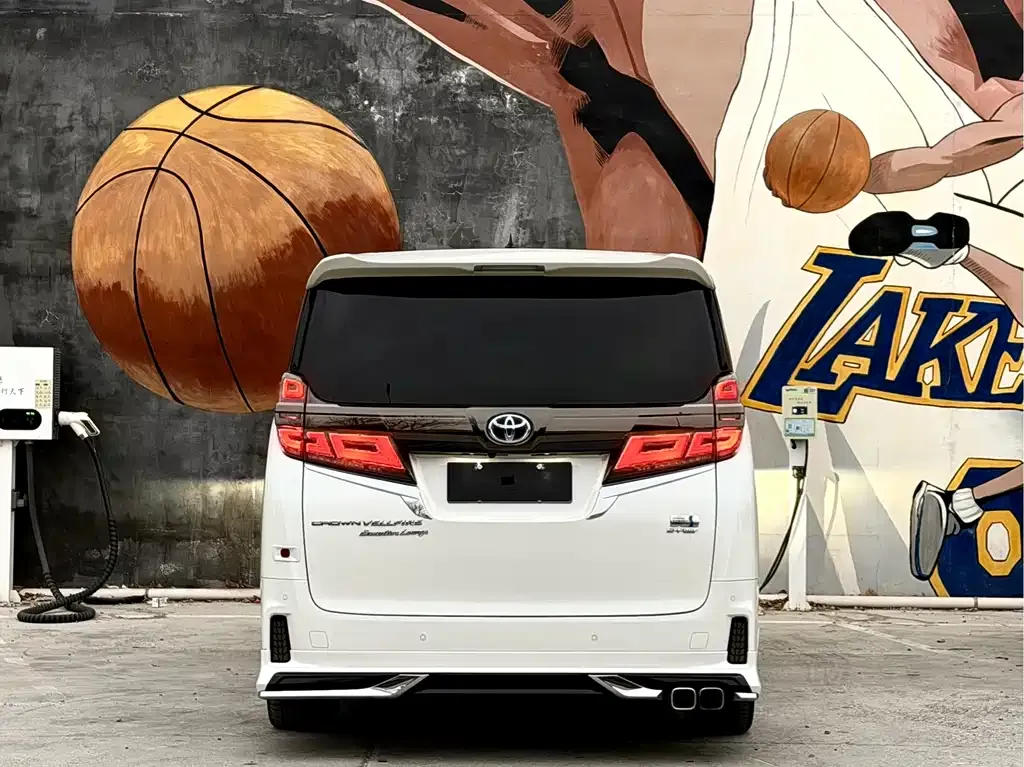 Toyota Vellfire — фото 10