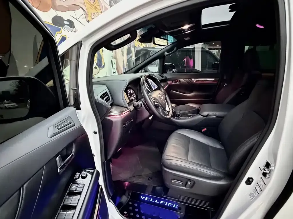 Toyota Vellfire — фото 9