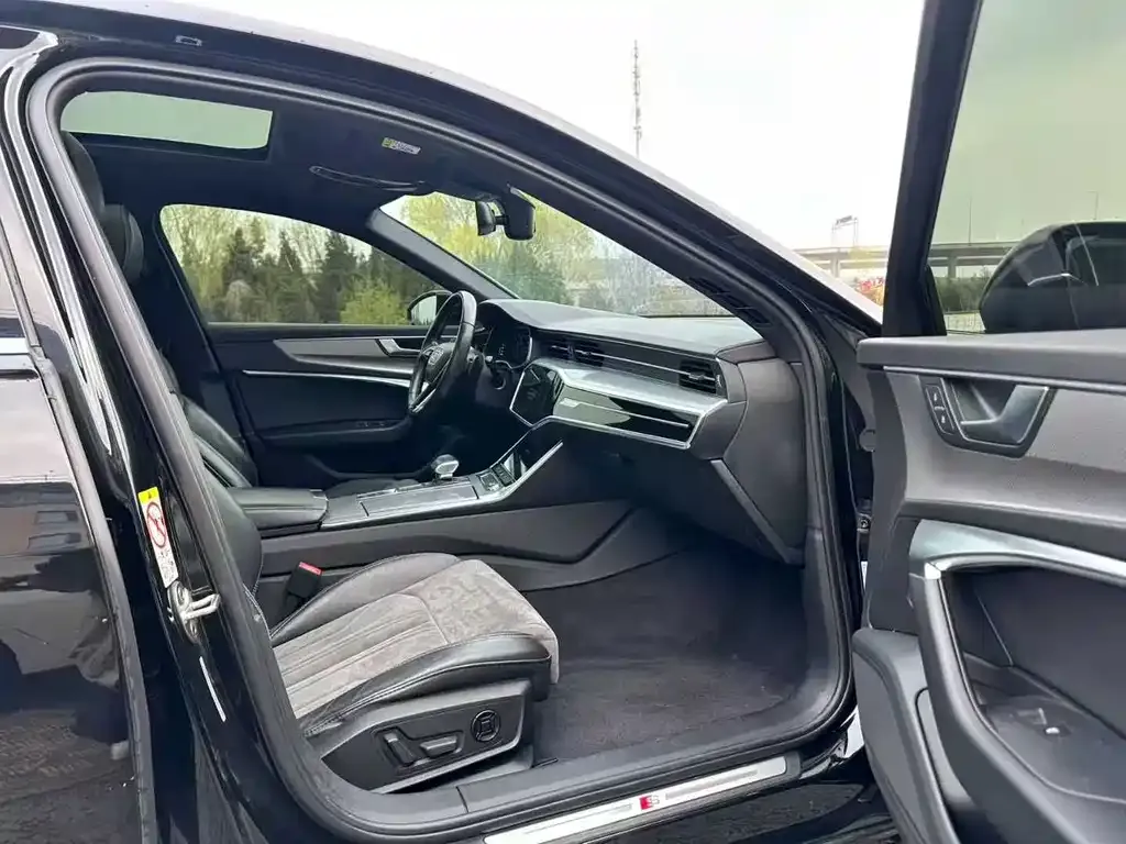 Audi A6L — фото 5
