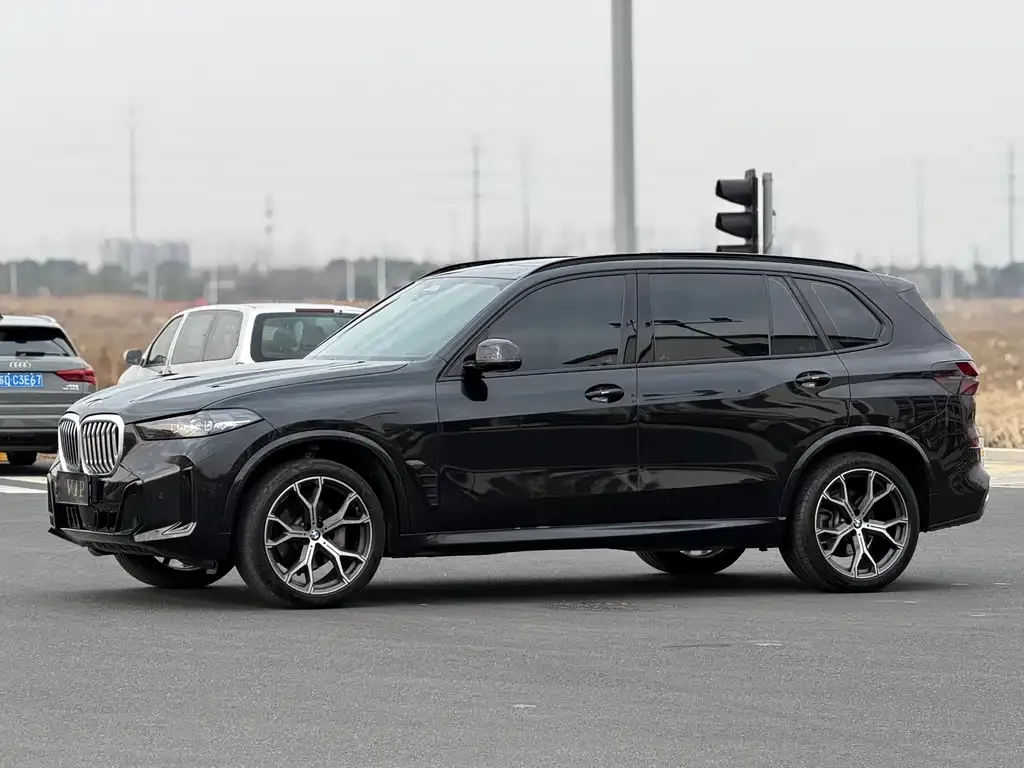 BMW X5 — фото 1