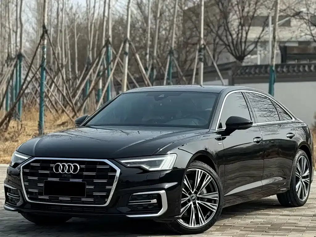Audi A6L — фото 1