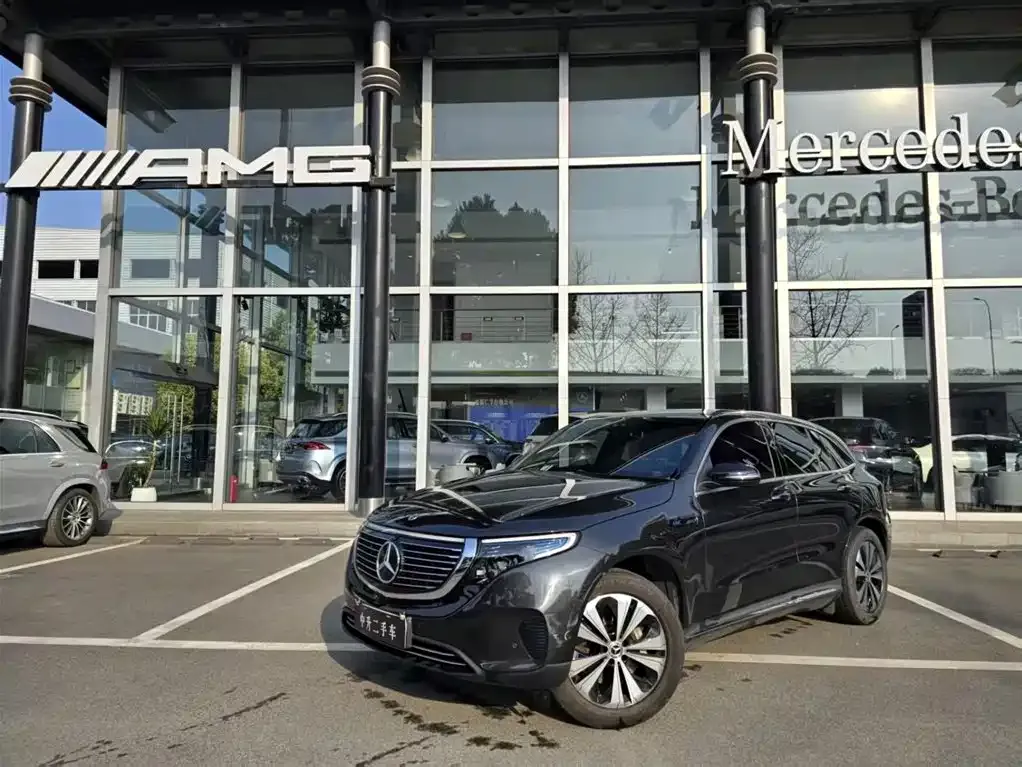 Mercedes-Benz EQC — фото 1