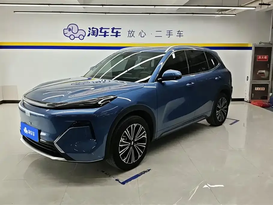 Geely 银河星舰7 — фото 1