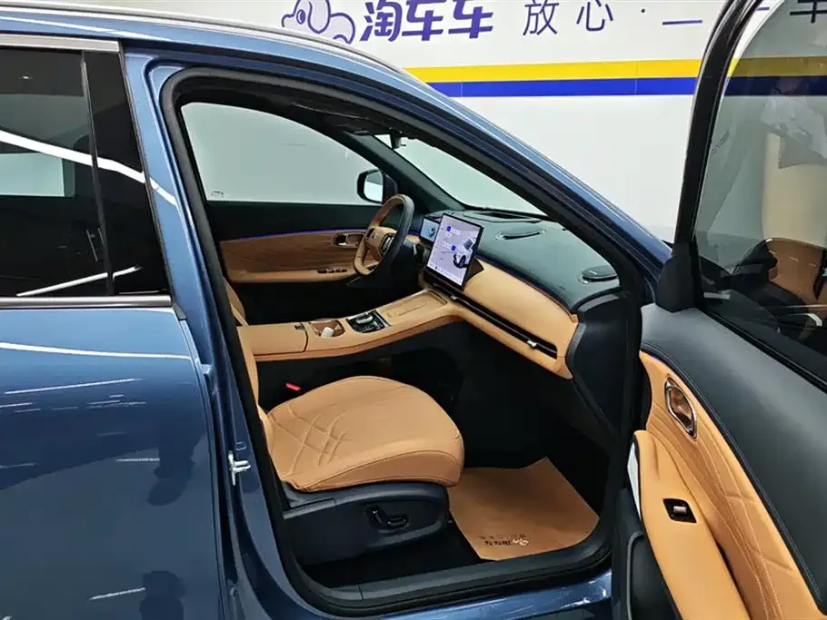 Geely 银河星舰7 — фото 4