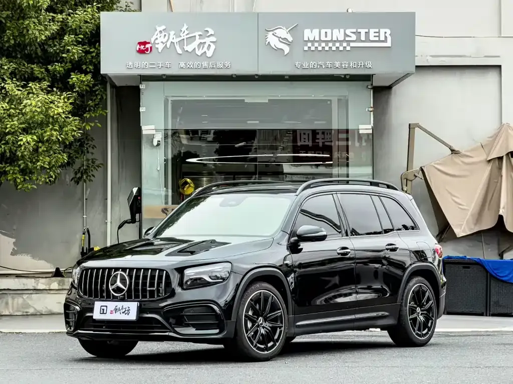 Mercedes-Benz GLB AMG — фото 1
