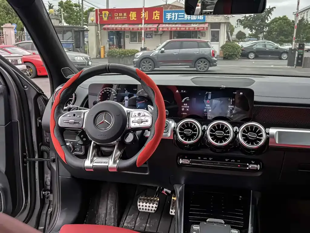 Mercedes-Benz GLB AMG — фото 6