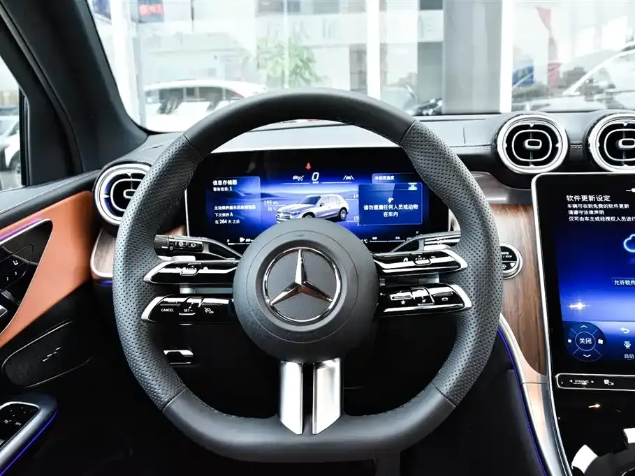 Mercedes-Benz GLC — фото 10