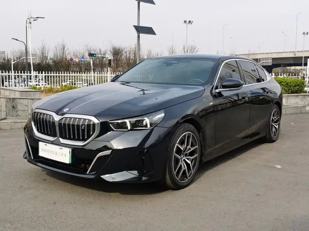 BMW i5 — фото 1