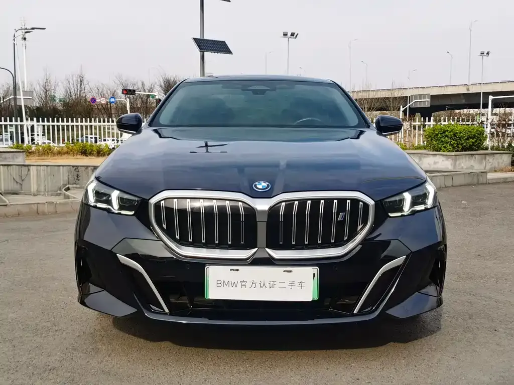 BMW i5 — фото 6