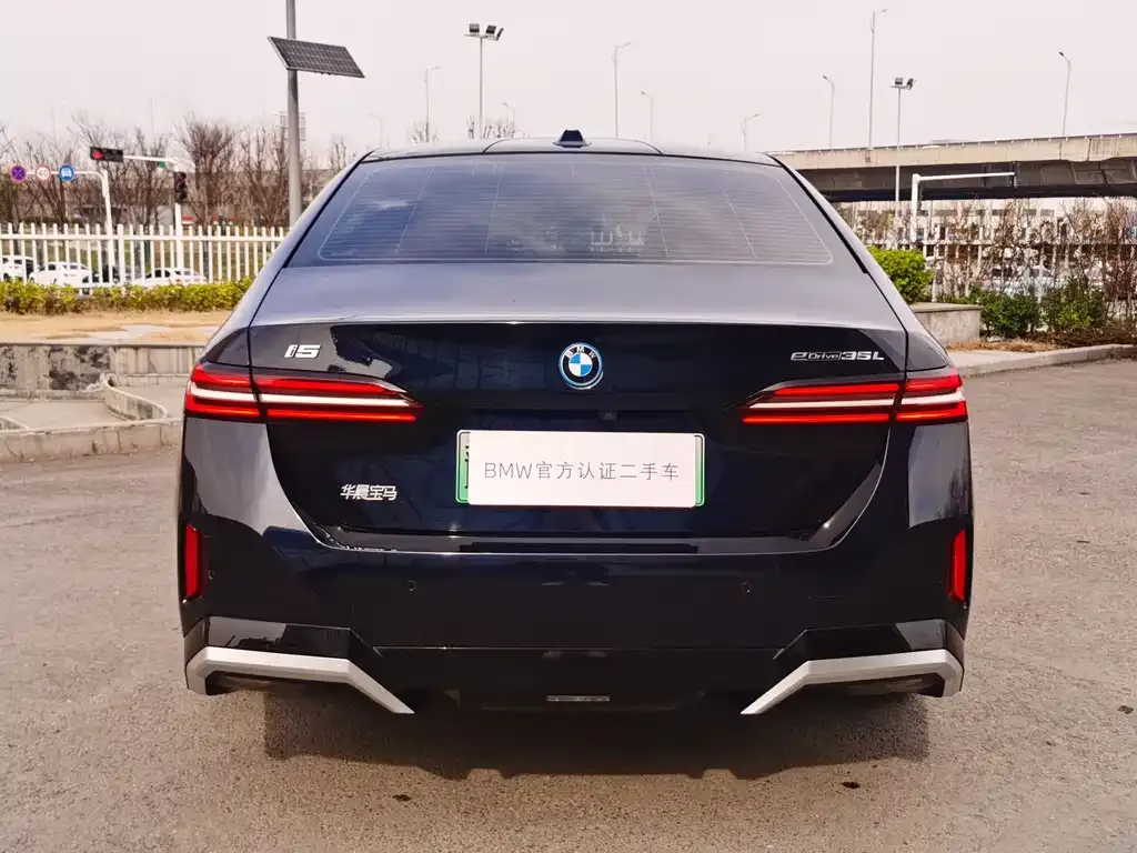 BMW i5 — фото 3