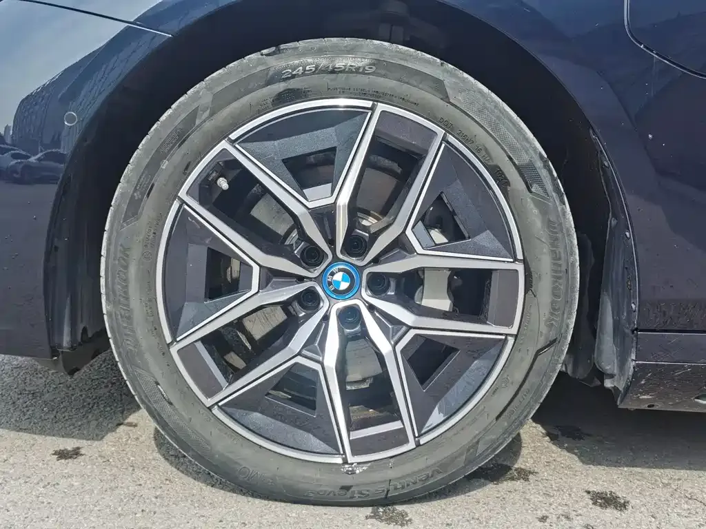 BMW i5 — фото 10
