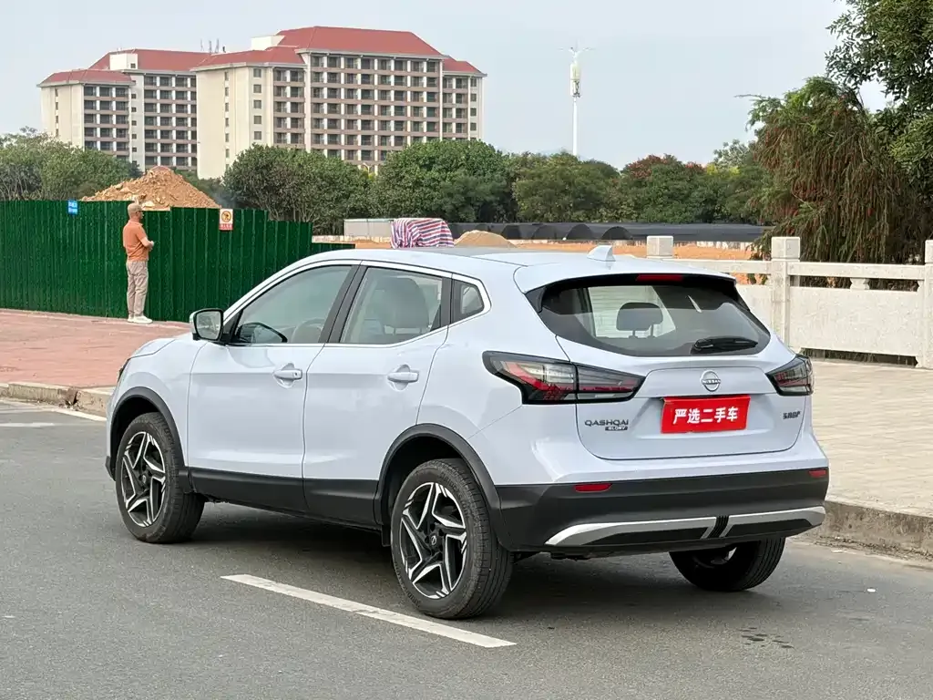 Nissan Qashqai — фото 4