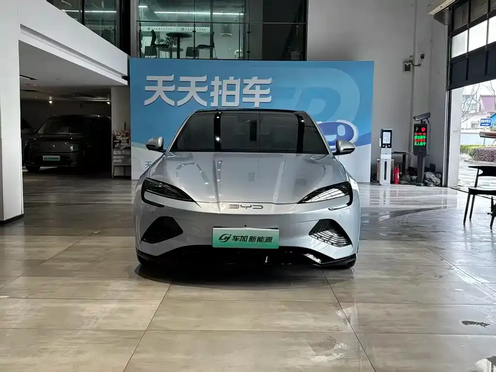 BYD Seal — фото 2