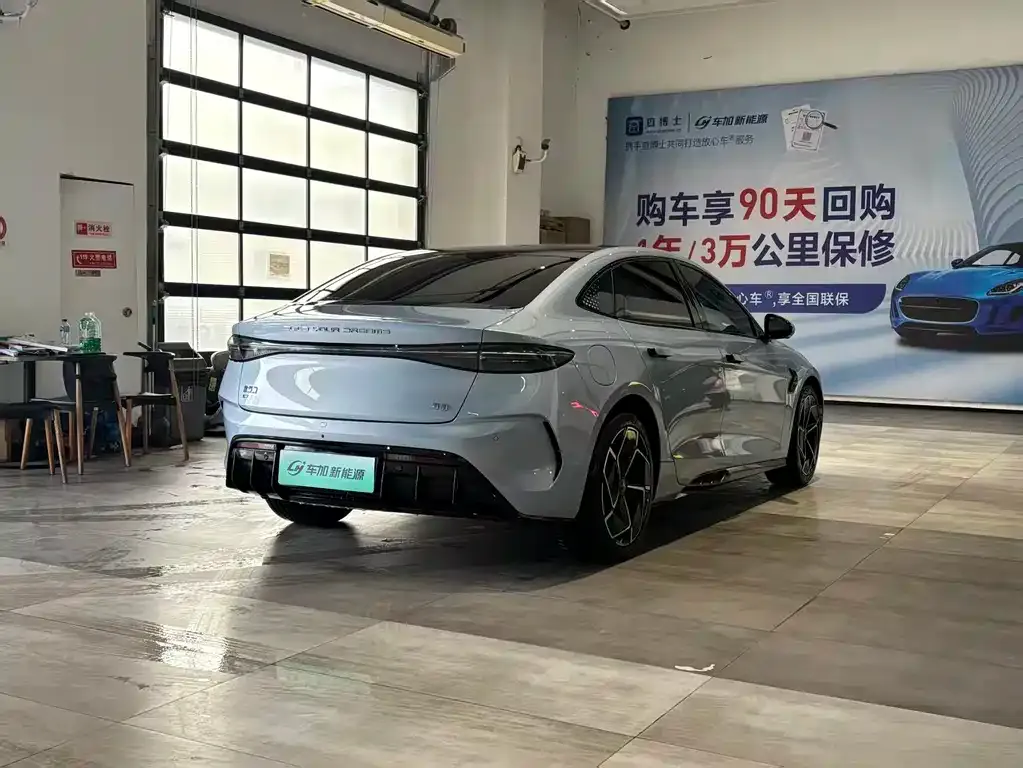 BYD Seal — фото 7
