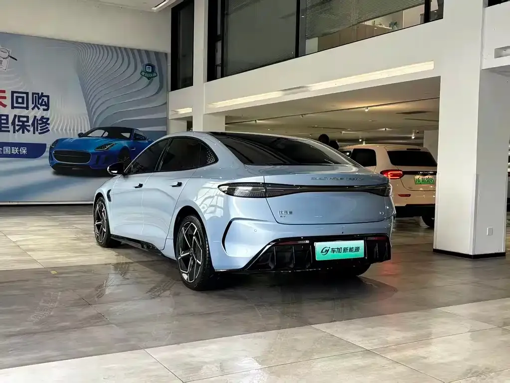 BYD Seal — фото 3