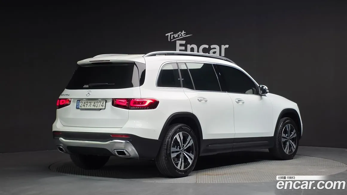 Mercedes-Benz GLB-Class — фото 8
