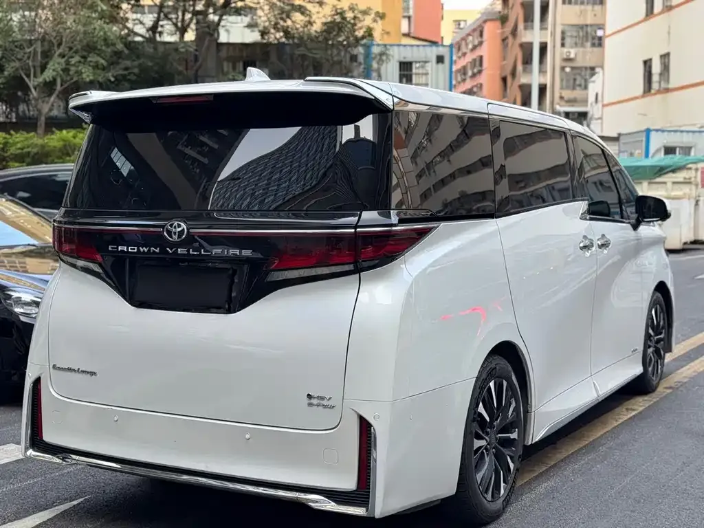 Toyota Vellfire — фото 5