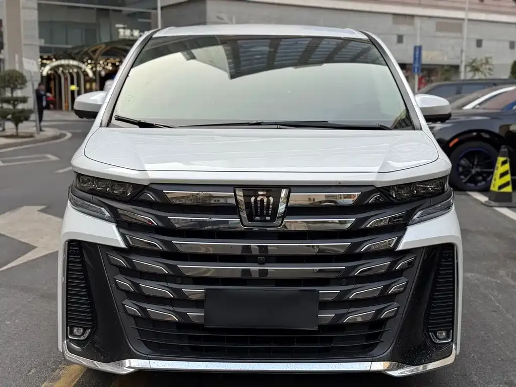 Toyota Vellfire — фото 3