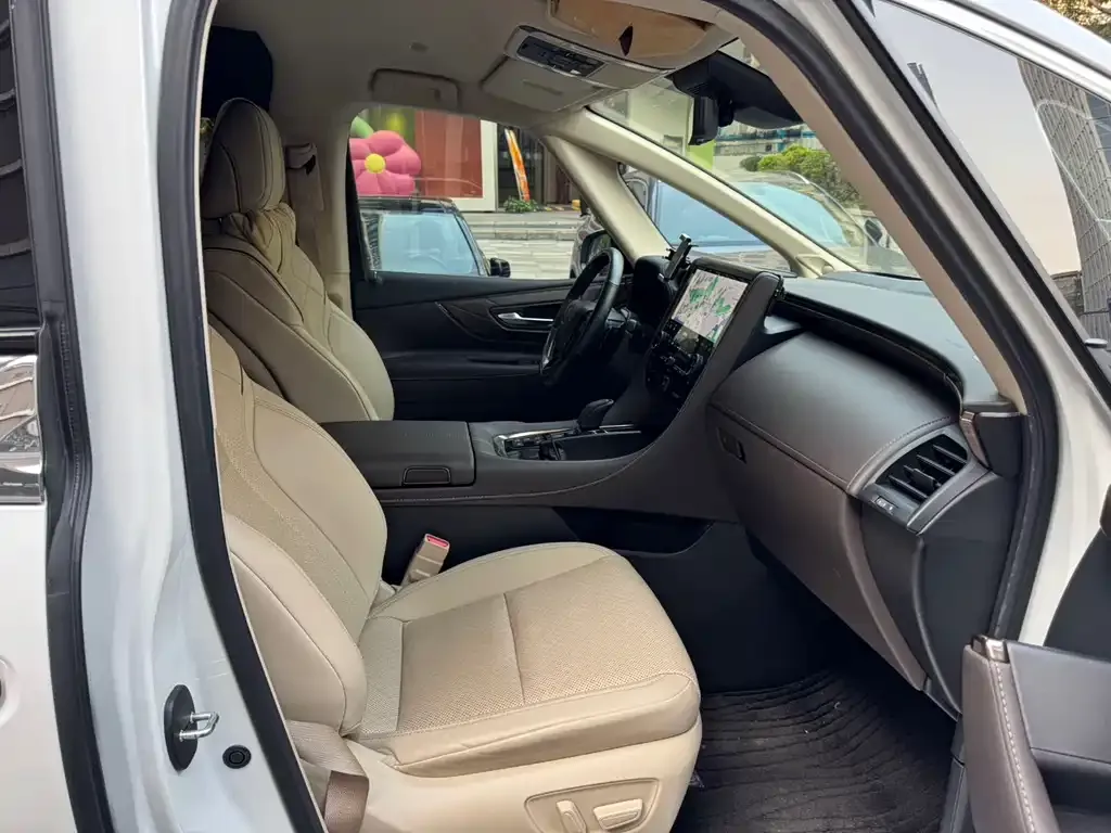 Toyota Vellfire — фото 7