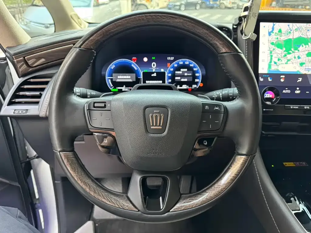 Toyota Vellfire — фото 9
