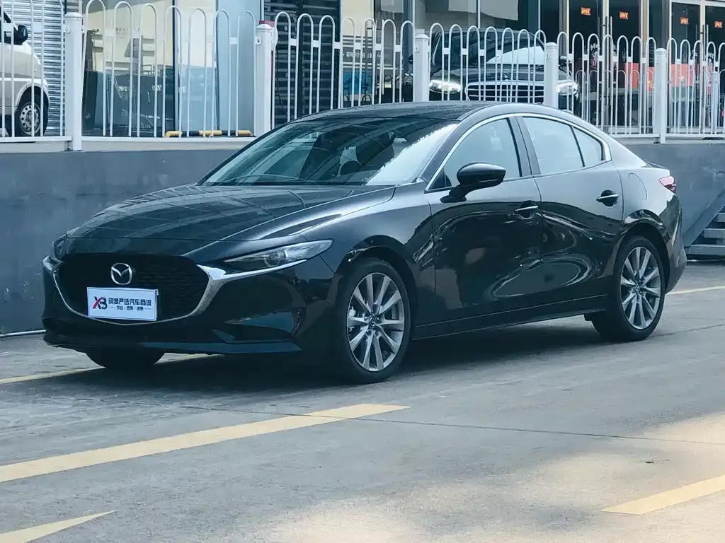 Mazda 3 Axela — фото 1