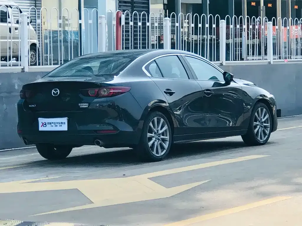 Mazda 3 Axela — фото 4